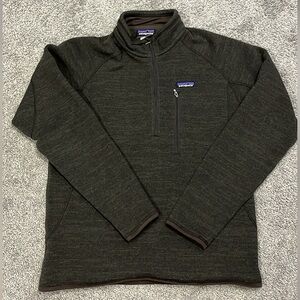 Men Patagonia sweater medium